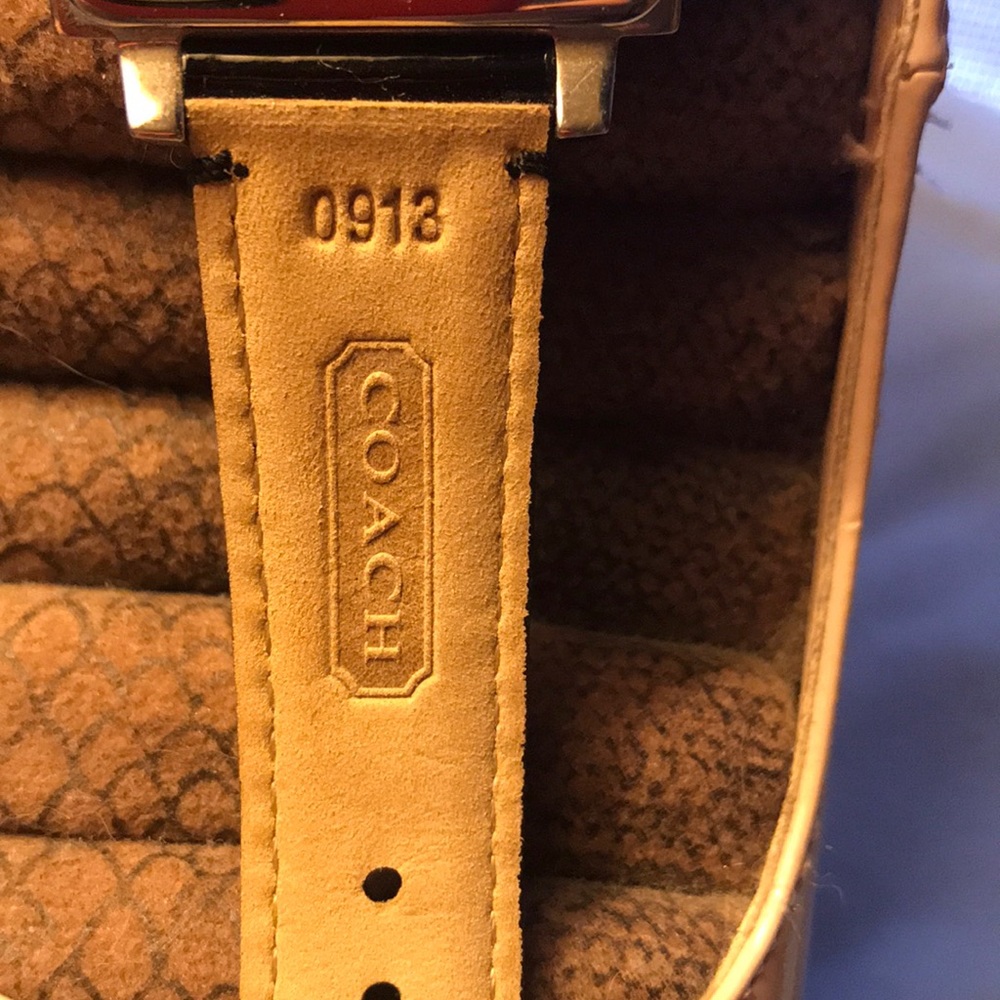 Coach Watch - Picture 5 of 8